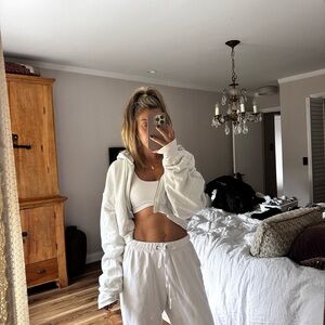 Off White cropped Hoodie by Elwood